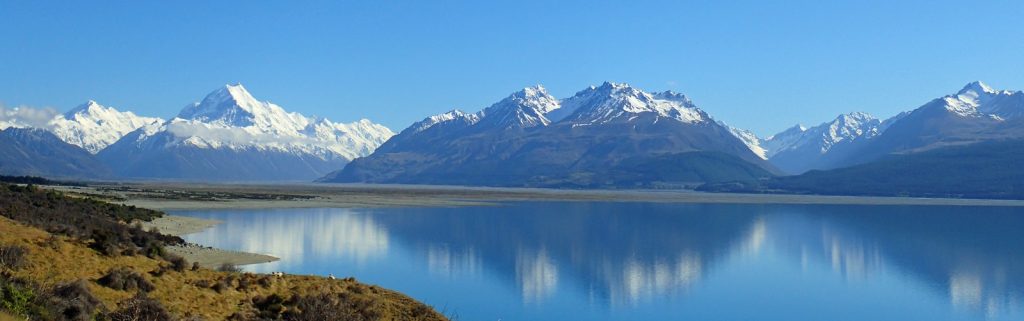 Southern Alps panorama. Panarama sur les alpes du sud de la NZ.
